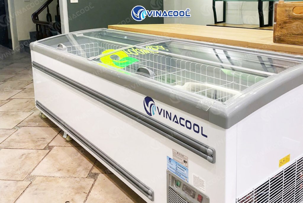 tủ đông mặt kính cong
