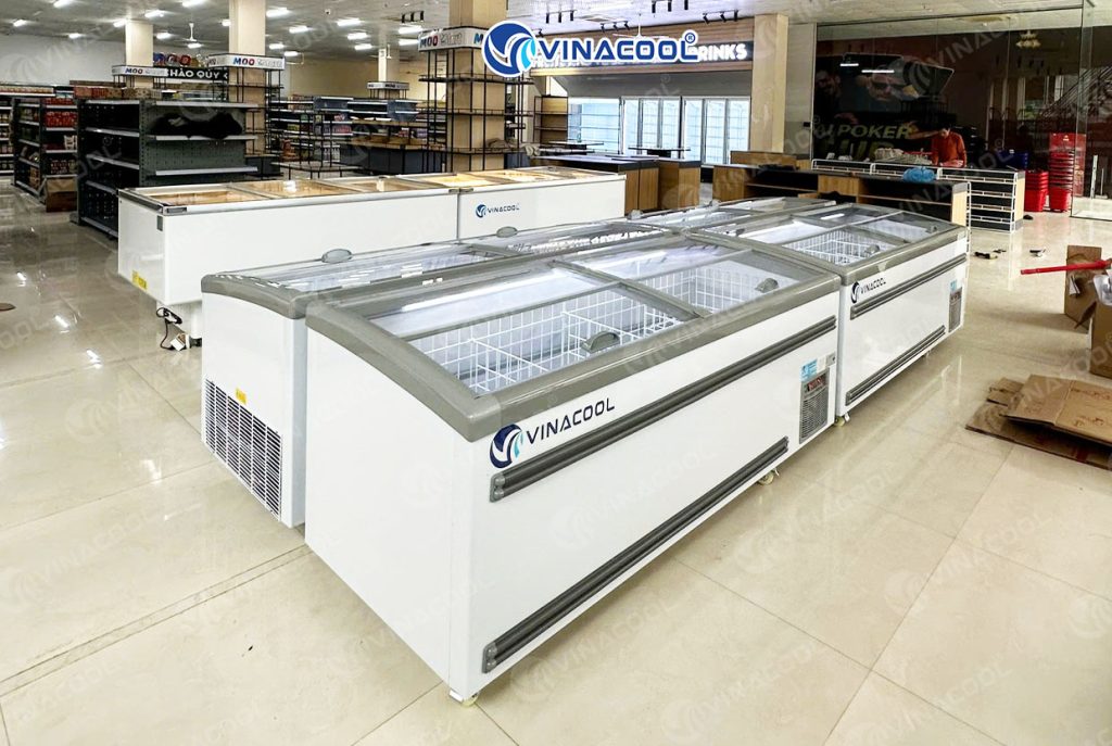 tủ đông nằm mặt kính cong